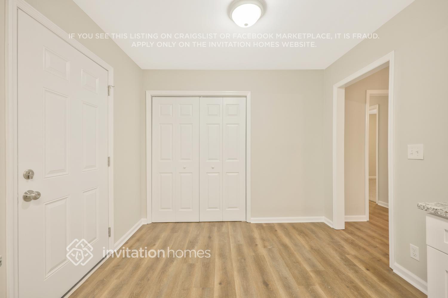 Building Photo - 1128 Sioux Terrace