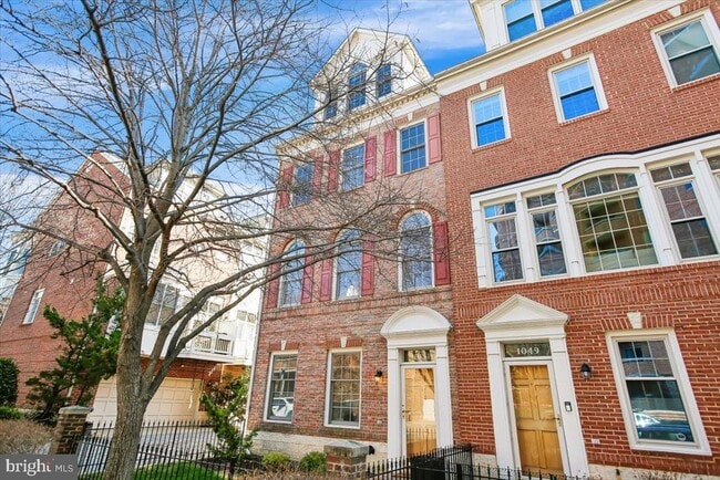 Building Photo - 1053 N Stuart St