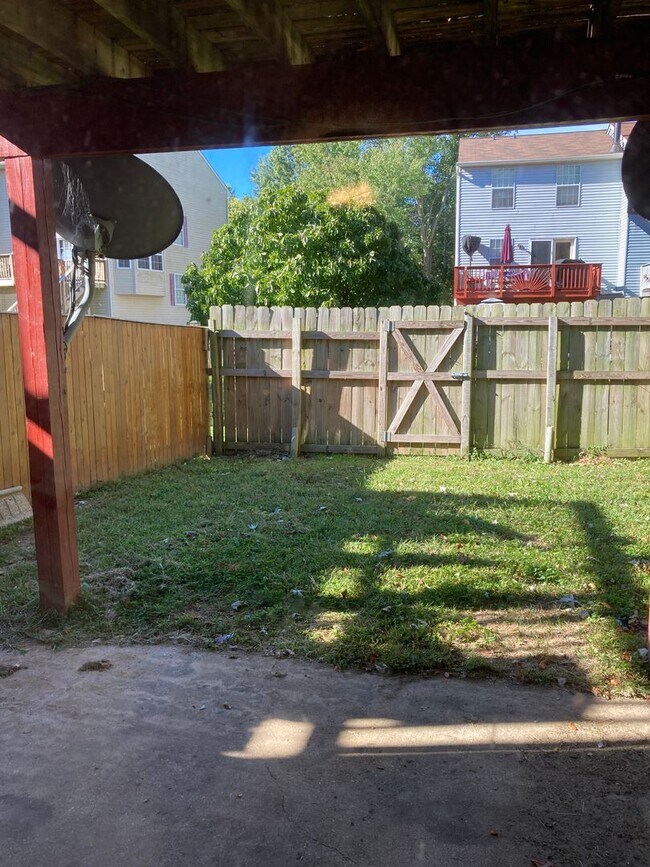 Building Photo - Spacious 3-bedroom, 2-bathroom townhouse available in Edgewood, MD.