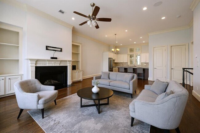 Building Photo - 3921 Gramercy St
