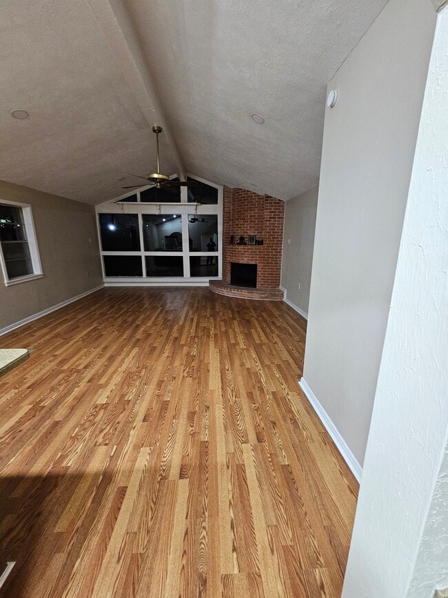 Building Photo - 526 Heidrich St