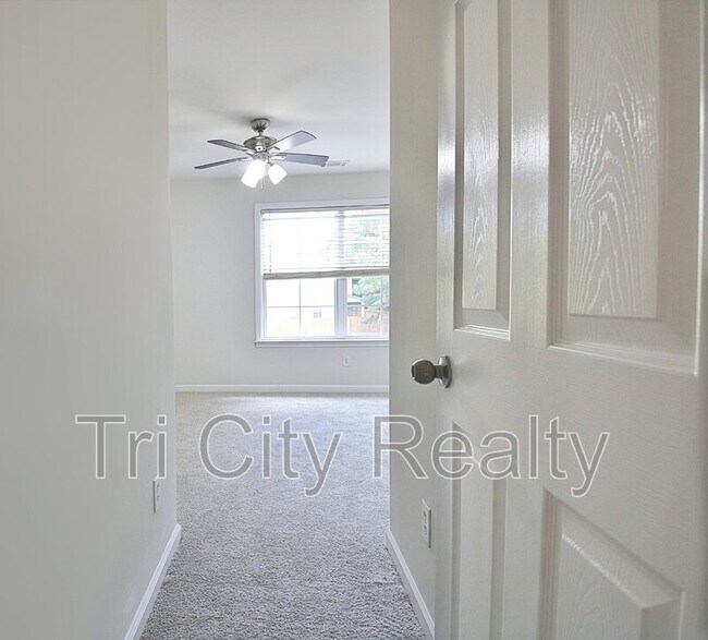 Building Photo - 111 Covington Terrace