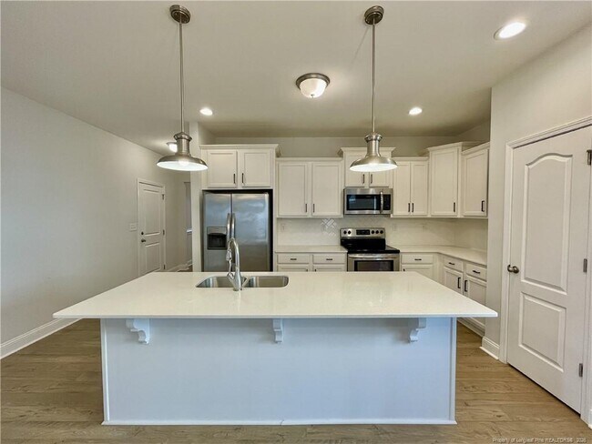 Building Photo - 279 Cromwell Ct