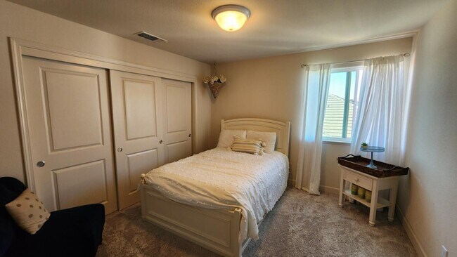 Building Photo - 1280 Palermo Dr