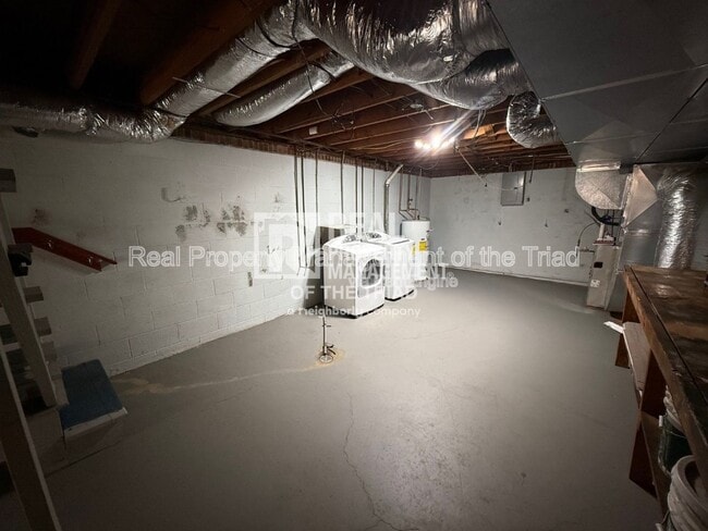 Building Photo - 1507 Berwick Rd SW
