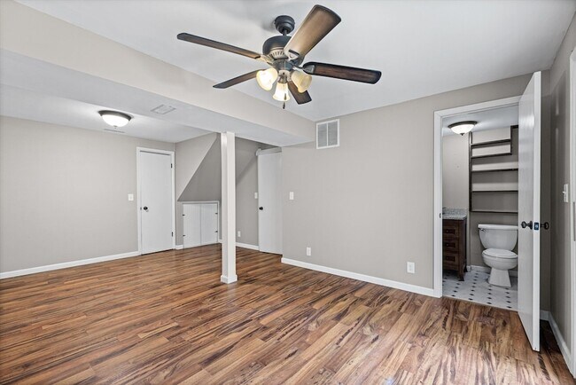 Building Photo - 4512 Salem Dr