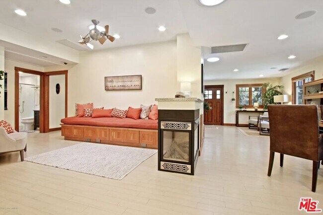 Building Photo - 130 S Arroyo Blvd