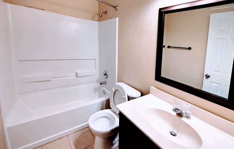 Building Photo - 823 Sugar Brook Dr