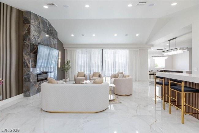 Building Photo - 6525 Ponderosa Way