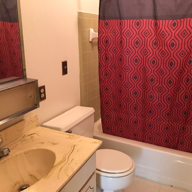 Bath room - 1202 Peach Spring Dr