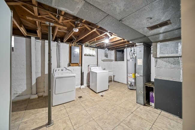 Building Photo - 1585 Peace Pl