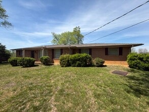 Building Photo - 7643 Harper Rd