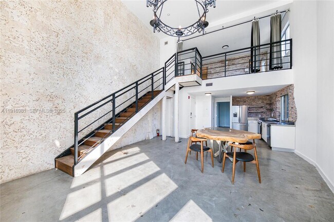 Building Photo - 7700 Collins Ave