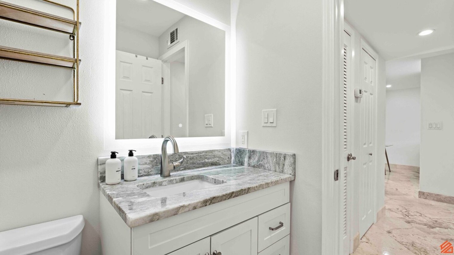 Building Photo - 330 Bluefish Dr