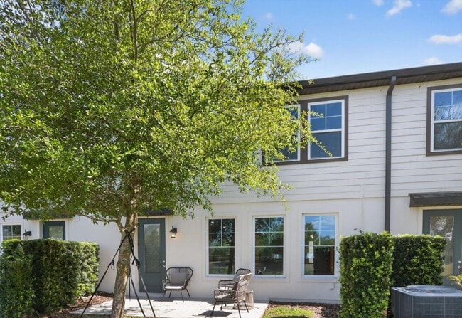 Building Photo - 700 Benoi Dr