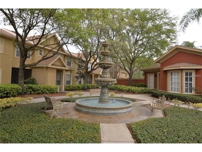 Building Photo - 1/1-Crescent Place at Lake Lotus! AVAILABLE NOW! Half off First FULL Month's Rent!