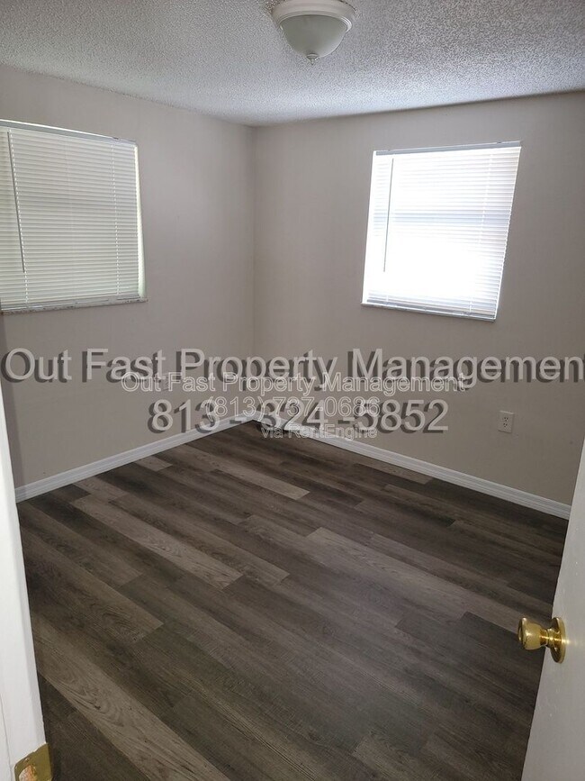 Building Photo - 8400 Sunnydale Dr