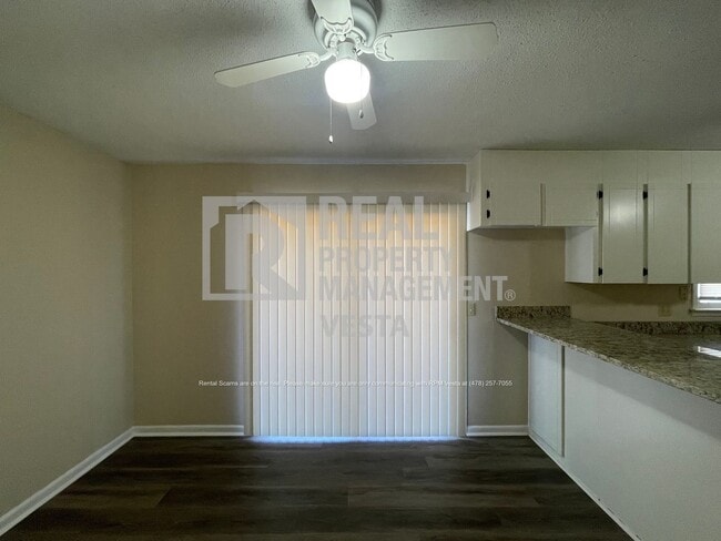 Building Photo - 102 Trippi Terrace