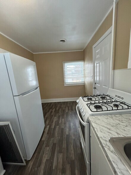 Building Photo - 401 Hannibal St