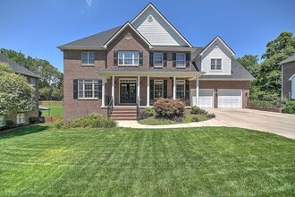 Building Photo - Spacious 5-Bedroom, 5-Bath Home for Rent in Shadowwood
