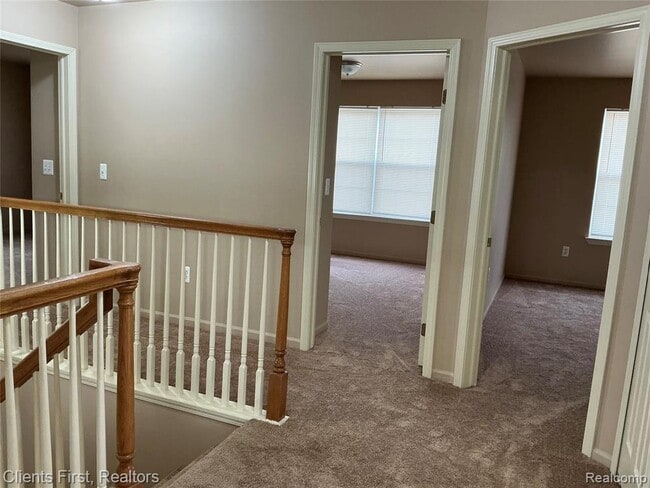 Building Photo - 48161 Nottinghill Ln