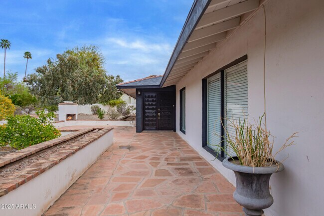 Building Photo - 5401 E Exeter Blvd