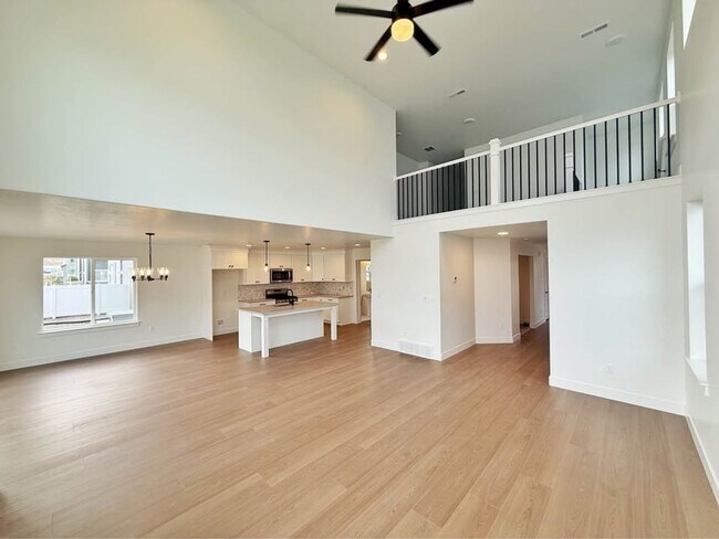 Building Photo - 3759 950 N