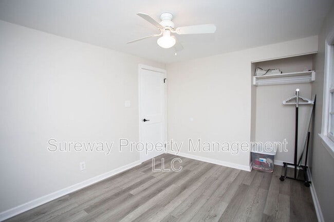 Building Photo - 403 University Blvd