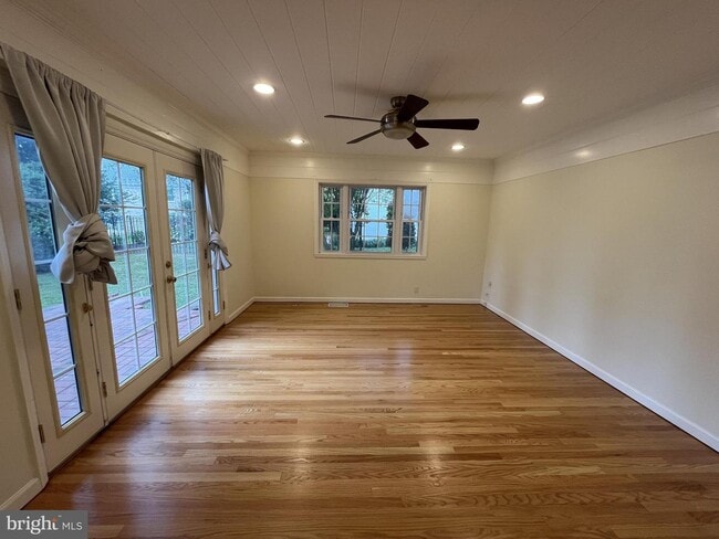 Building Photo - 6301 Evermay Dr