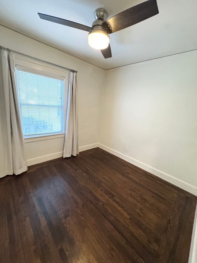 Building Photo - 2705-07 FREEPORT BLVD