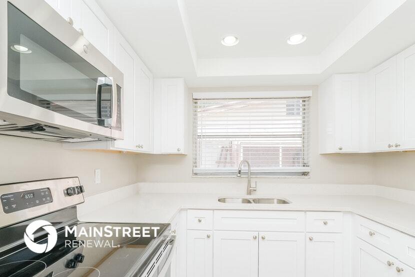 Building Photo - 5127 Reseda Dr