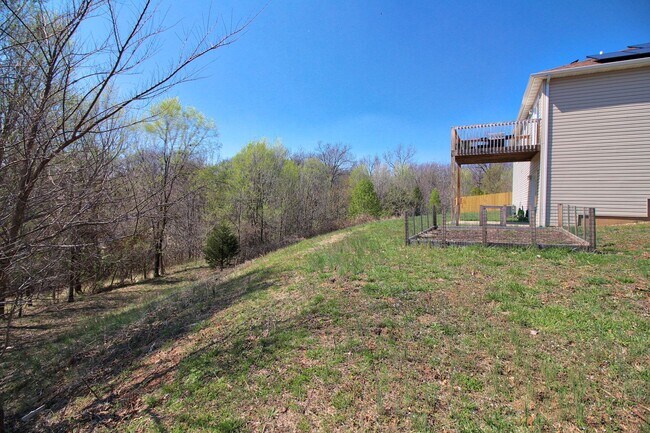 Building Photo - Available 6/16