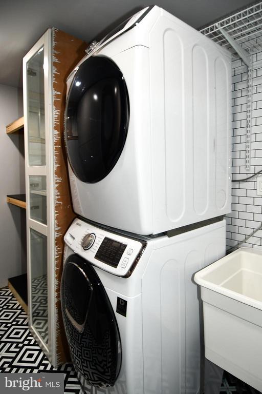 Building Photo - 8844 Mourning Dove Ct