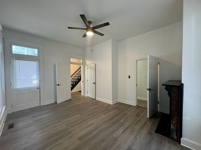Building Photo - 7 Bed/3 Bath Mins. from UC Campus $750/pp ...