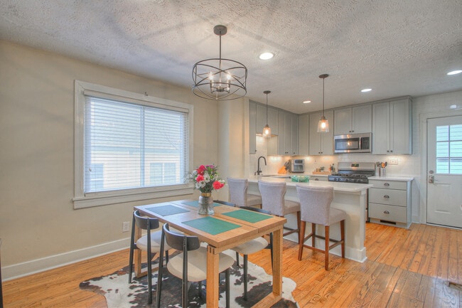 Building Photo - 1609A Cahal Ave
