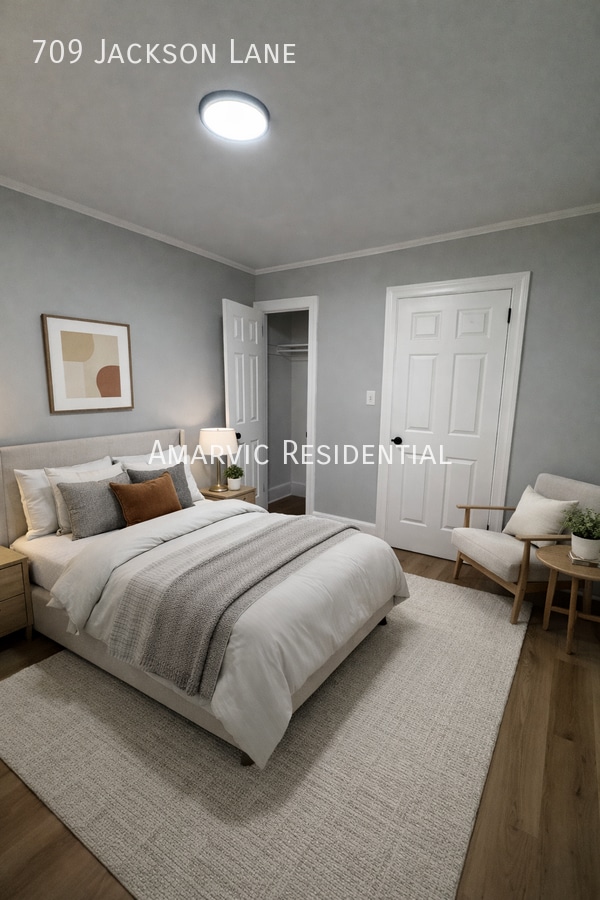 Building Photo - 709 Jackson Ln