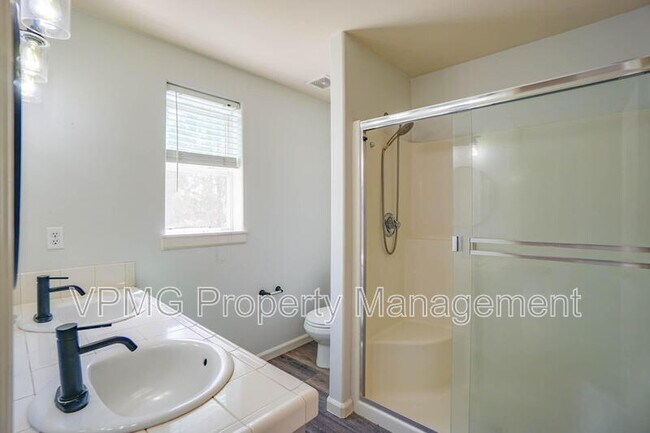 Building Photo - 4013 NE 89th Way