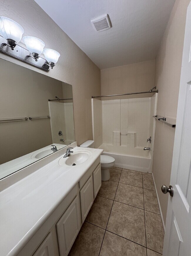 Building Photo - 18 W Desert Vista Trail