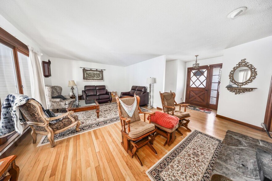 Building Photo - 41 Trout Brook Dr