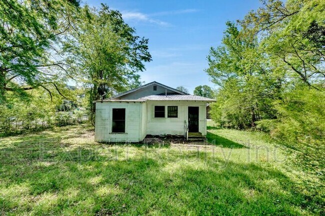 Building Photo - 608 5th Ave