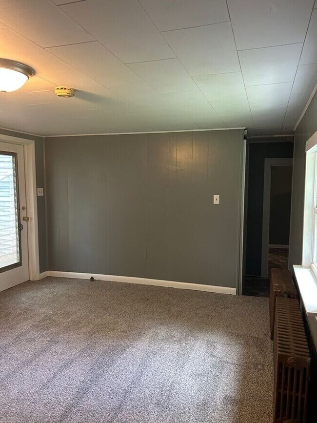 Building Photo - 25 N Washington St