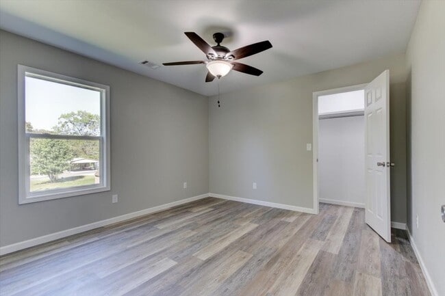 Building Photo - 205 Elysian Hills Dr