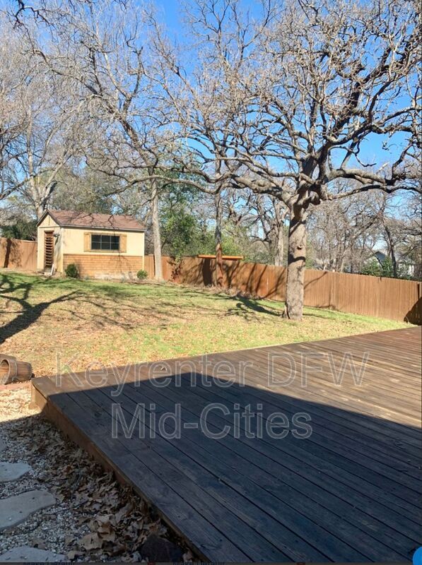 Building Photo - 1608 Durham Dr