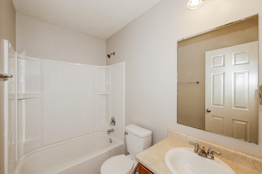 Building Photo - 5544 Wild Horse Dr