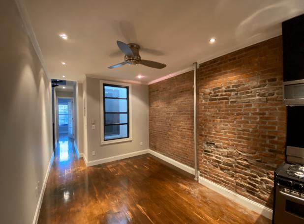 Building Photo - True 3 Bedroom, Renovated, Washer Dryer IN...
