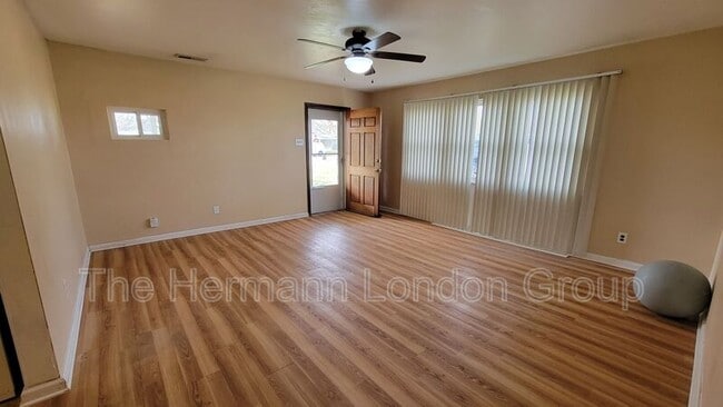 Building Photo - 4204 Beauty Ln