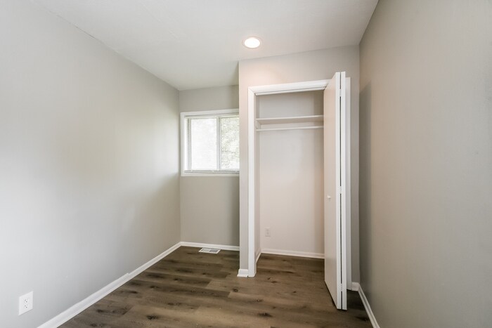 Building Photo - 3955 Diamond Ln