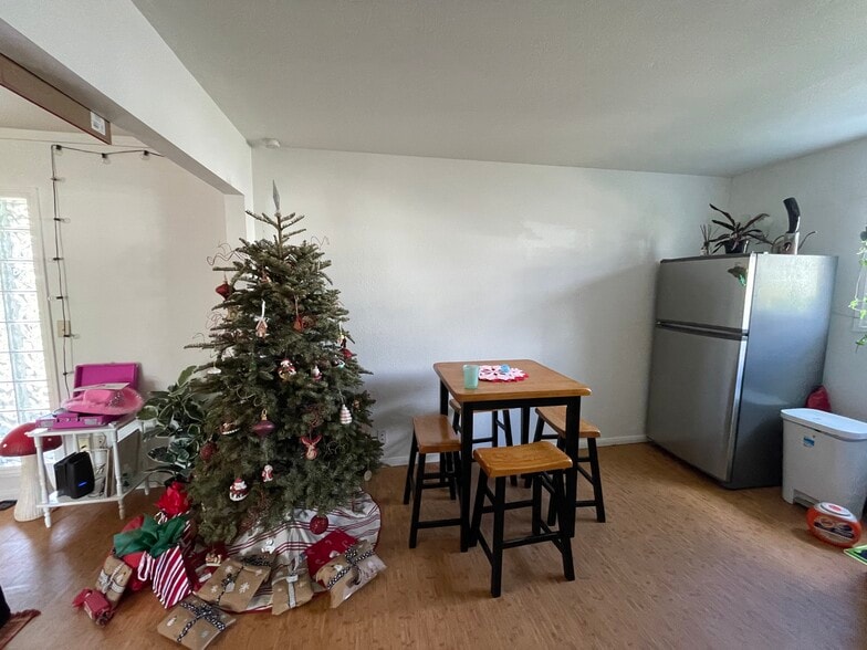 Ground floor dining area - 75-5810 Olua Plz