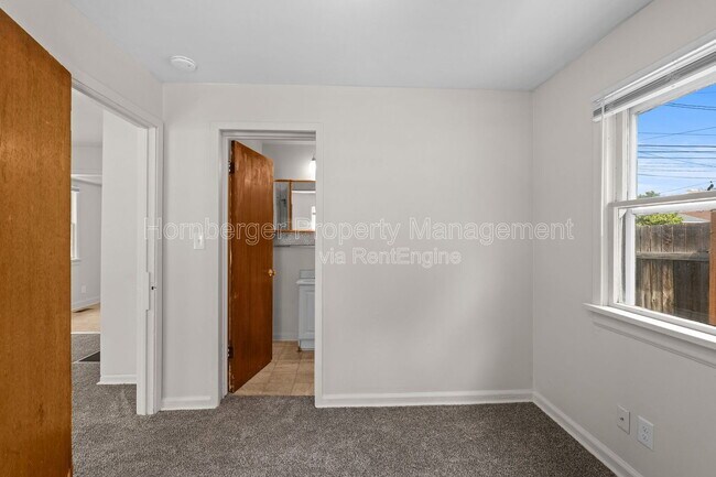 Building Photo - 1509 N Wall St