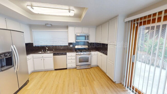 Building Photo - 4002 Carmel Brooks Way